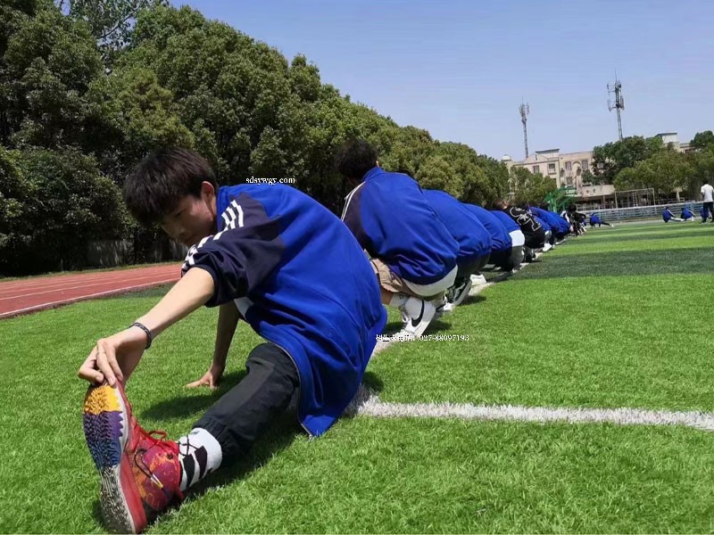 湖北省世达实用外国语学校-体育特长班.jpg